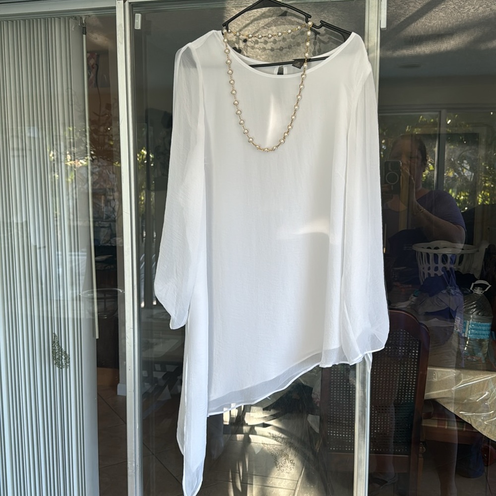 Travelors by Chicos size 2 (large/12) white chiffony beautiful top! Like new